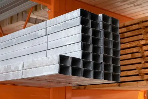 Robert Cicu, Stavební materiál